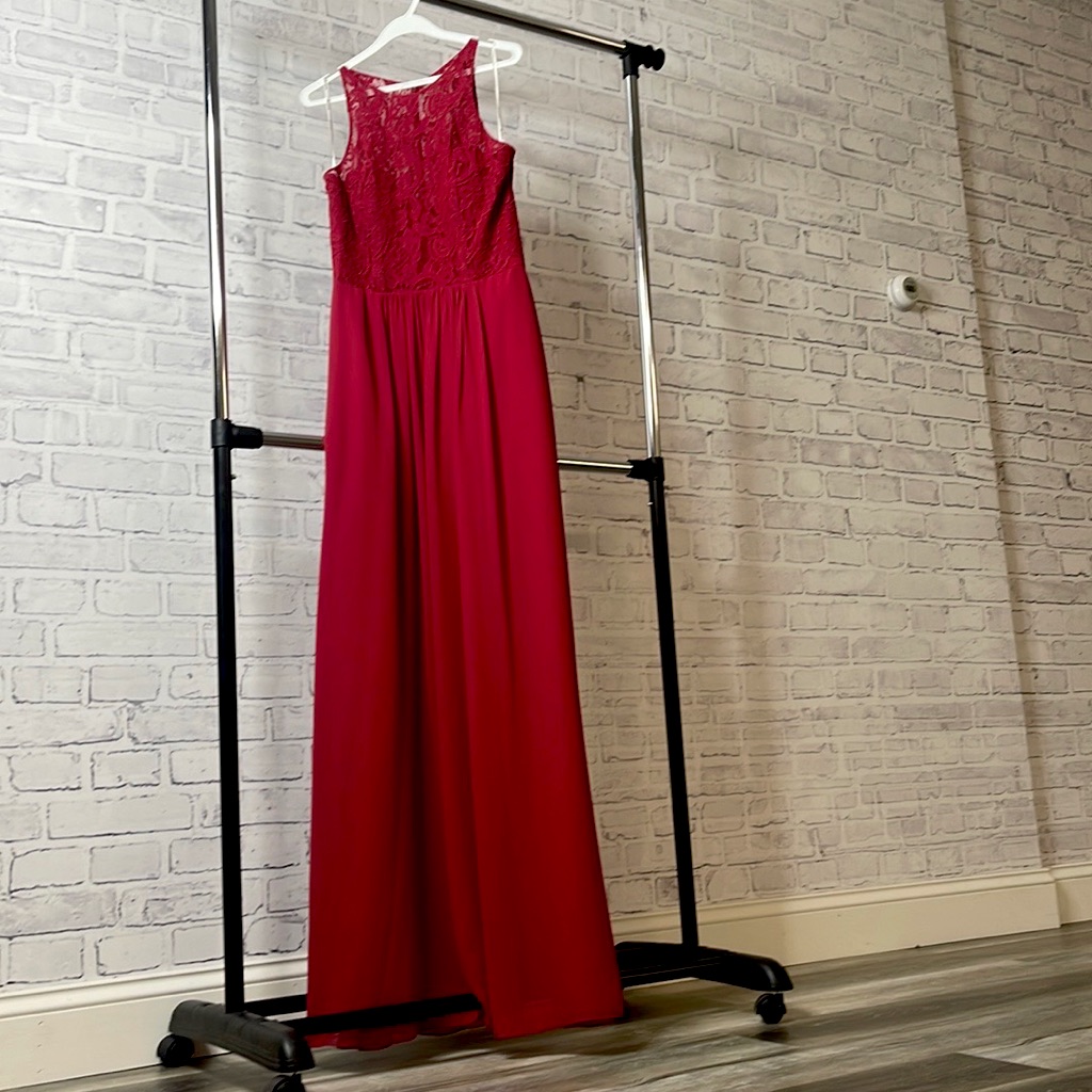 B2 Jasmine Bridesmaids Dress. Scarlet! Size 12 Never Altered Brand New